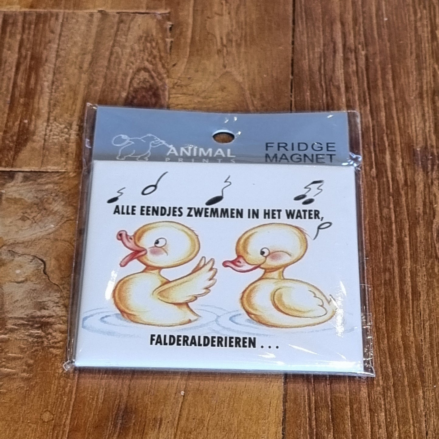 Koelkastmagneet - "Alle Eendjes Zwemmen in het Water"